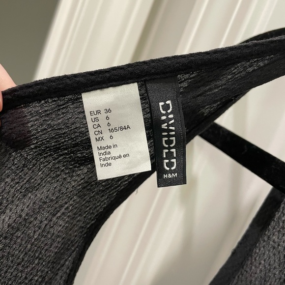 Open back tie top - Picture 2 of 3